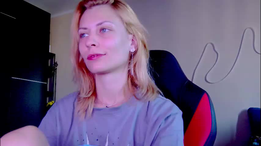 karoline121 Live Sex December 14, 2025