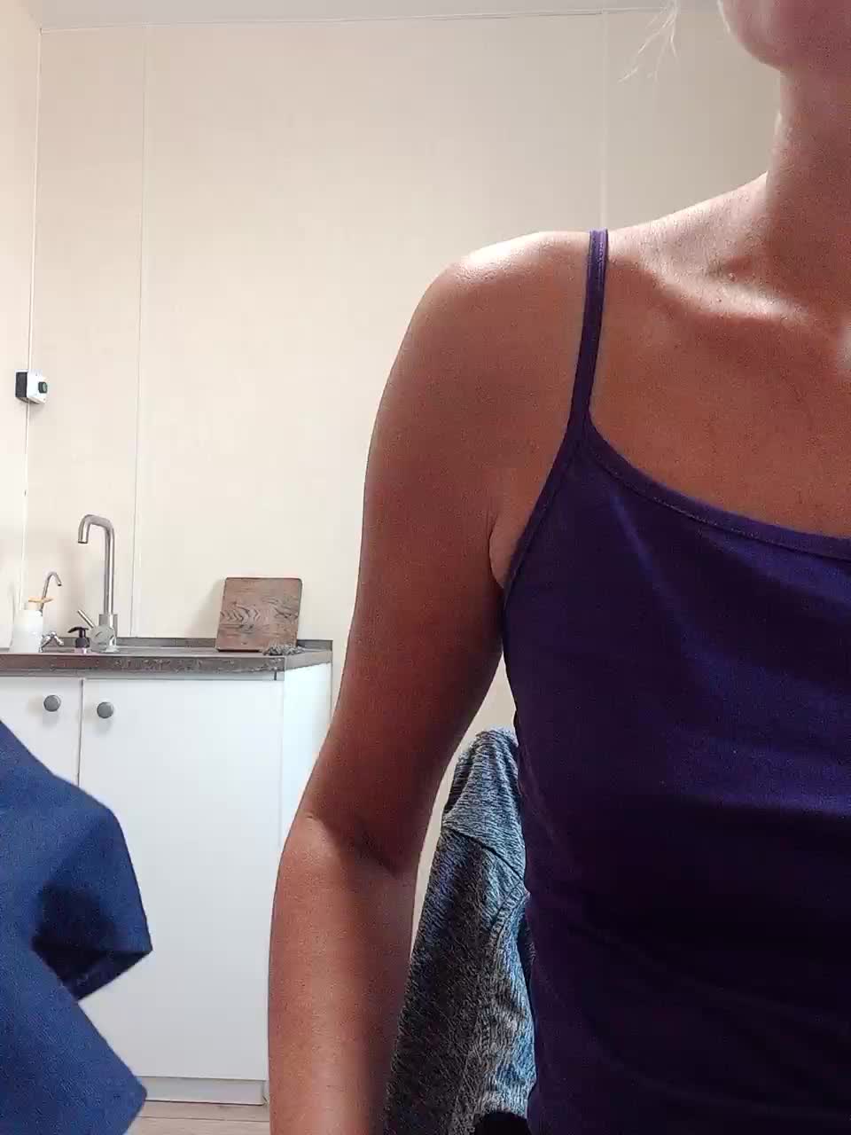 businka11223a Live Sex December 14, 2025