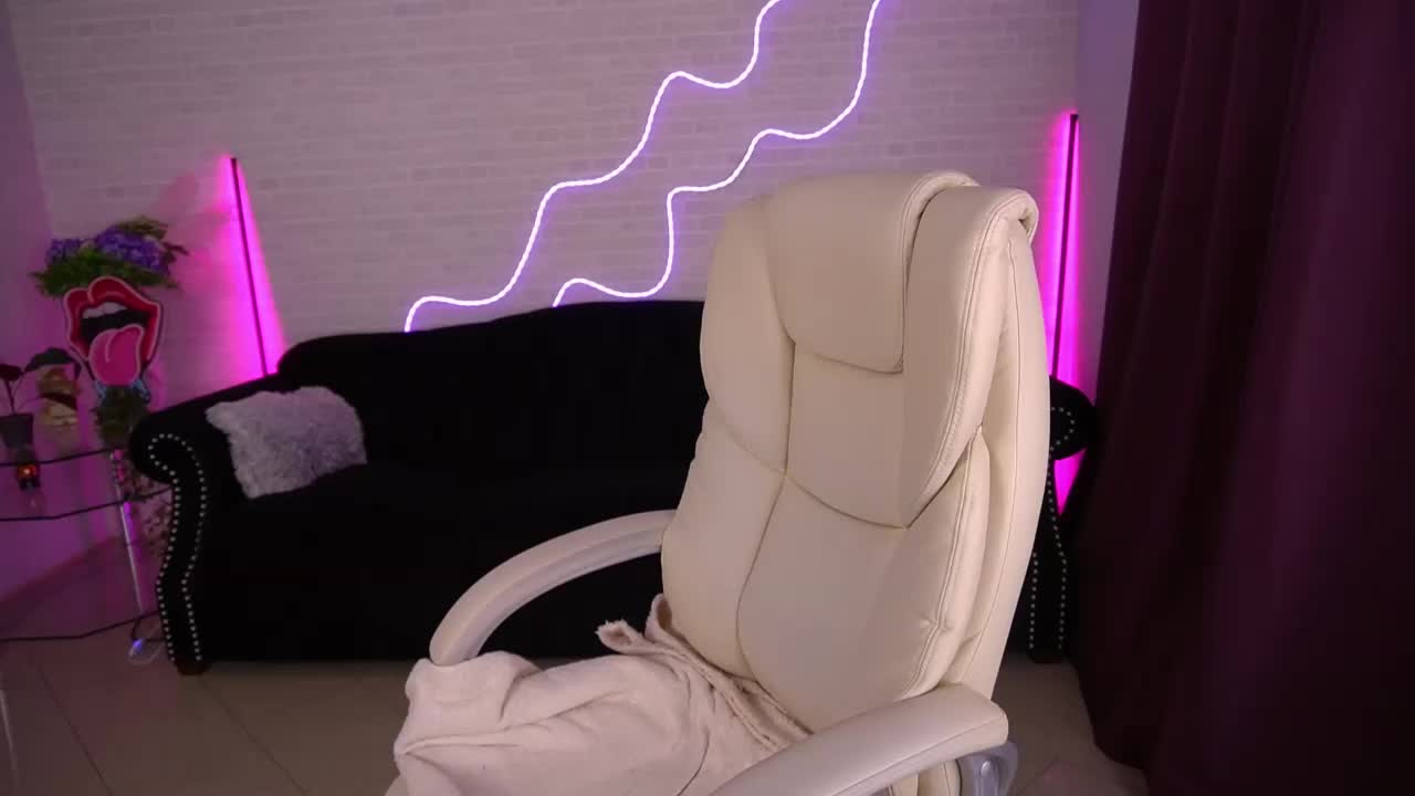 DaenerysDaen Live Sex December 13, 2025