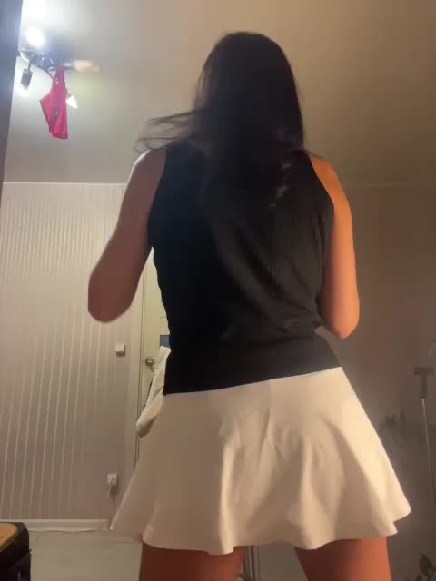 Karolina_Milf Live Sex December 13, 2025