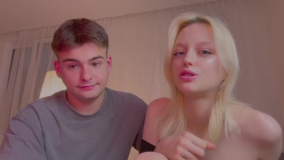 your_molly_mark Live Sex December 17, 2025