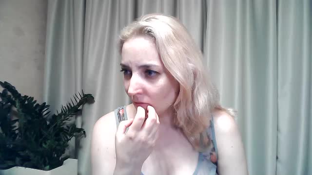 mariska-kiska Live Sex December 14, 2025