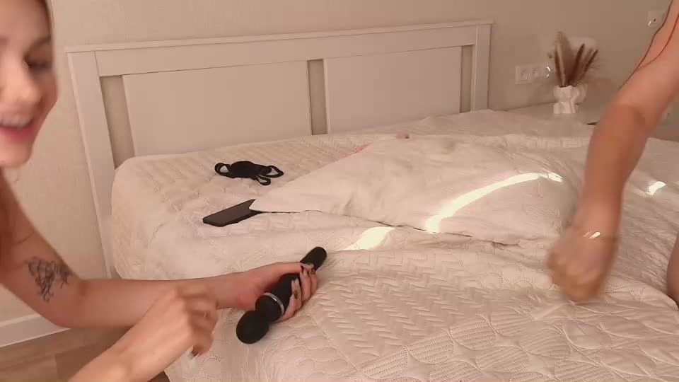 caressyourself Live Sex December 17, 2025