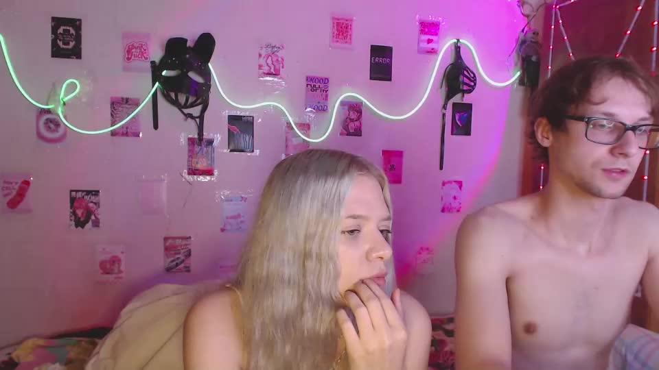 your_horny_friends Live Sex December 19, 2025