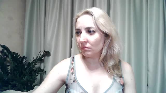 mariska-kiska Live Sex December 14, 2025