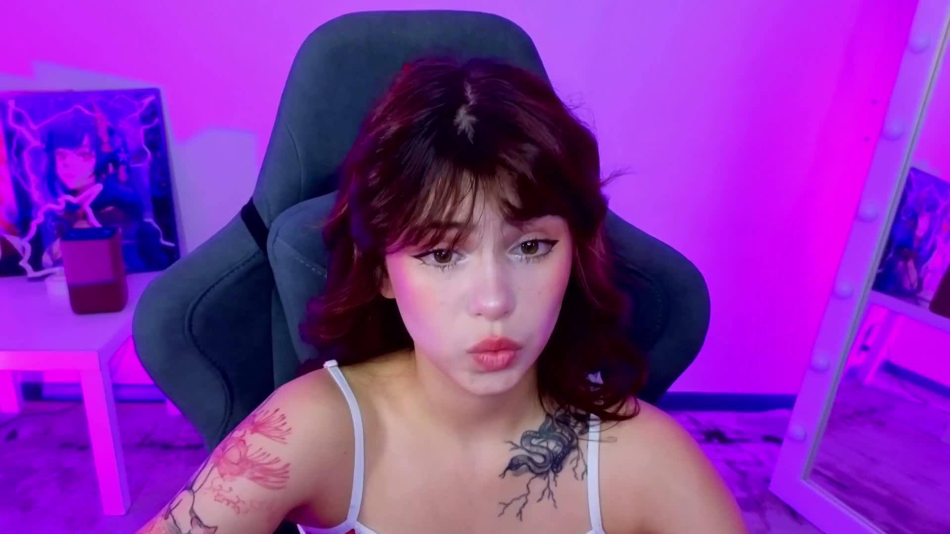 CoralineJones Live Sex December 15, 2025