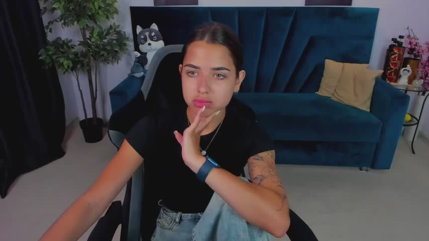 CharleneWoods Live Sex December 13, 2025