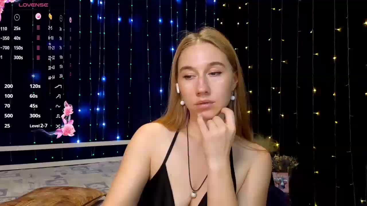 kiskaWEDNESDAY Live Sex December 17, 2025