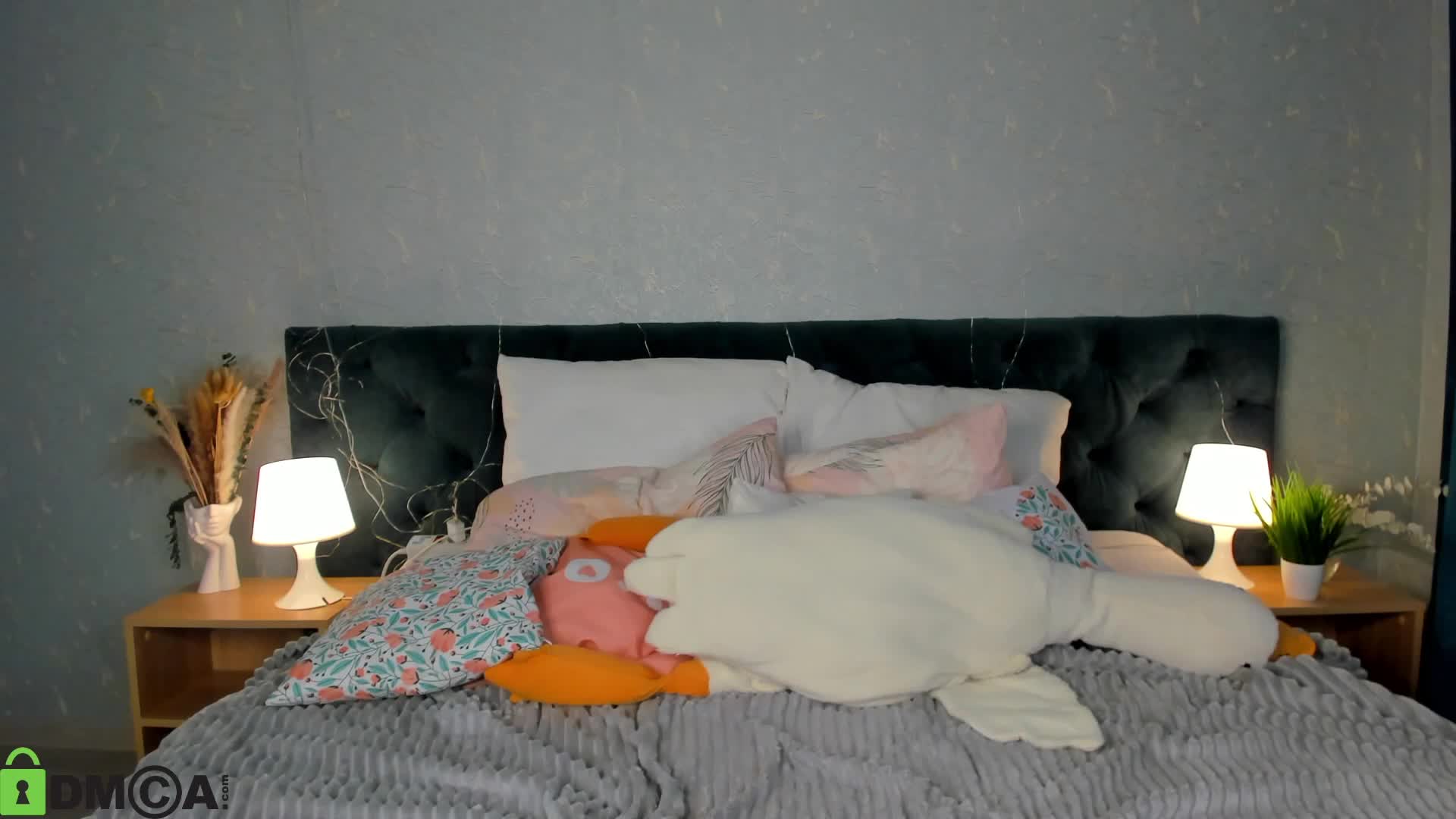 Mia-Dixons Live Sex December 14, 2025