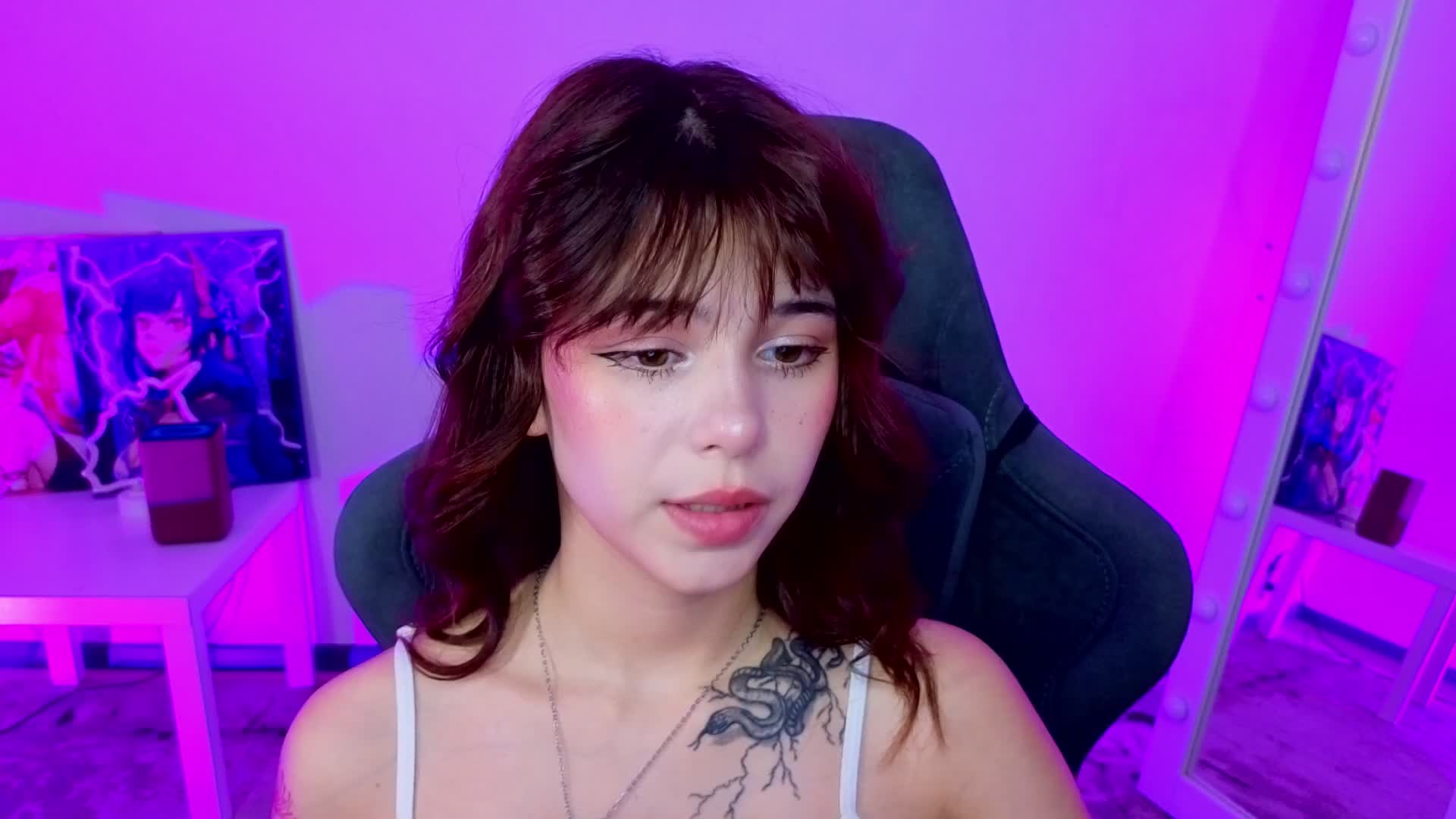 CoralineJones Live Sex December 15, 2025