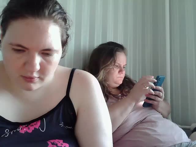 HollyXEva Live Sex December 14, 2025