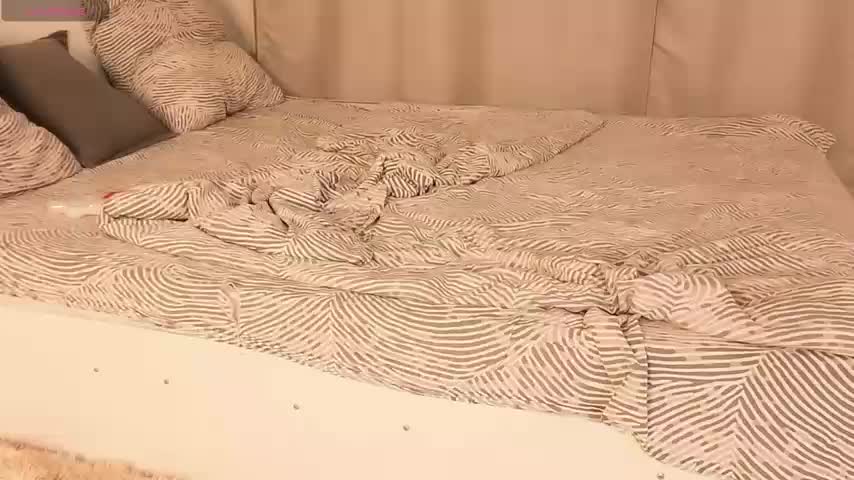 charming_peach Live Sex December 14, 2025