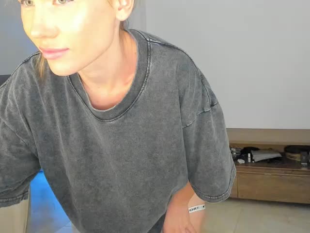 ZoiKissy Live Sex December 13, 2025