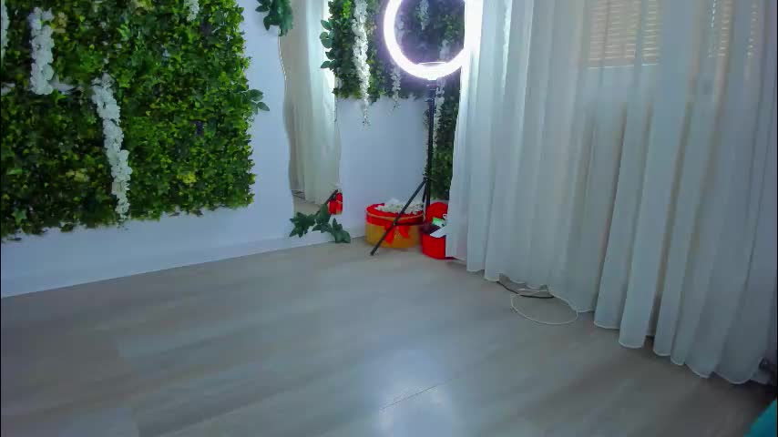 zinasquirts Live Sex December 13, 2025