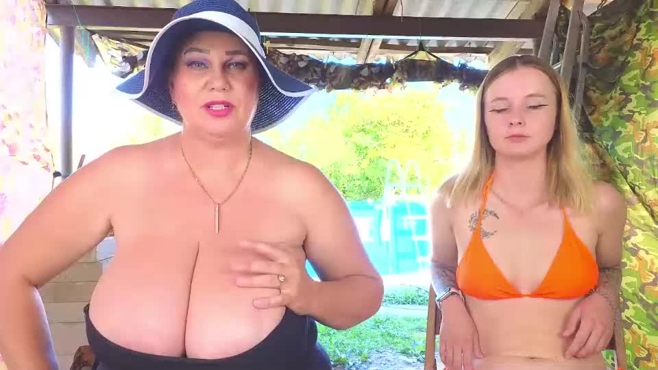 sassy_seasons Live Sex December 15, 2025