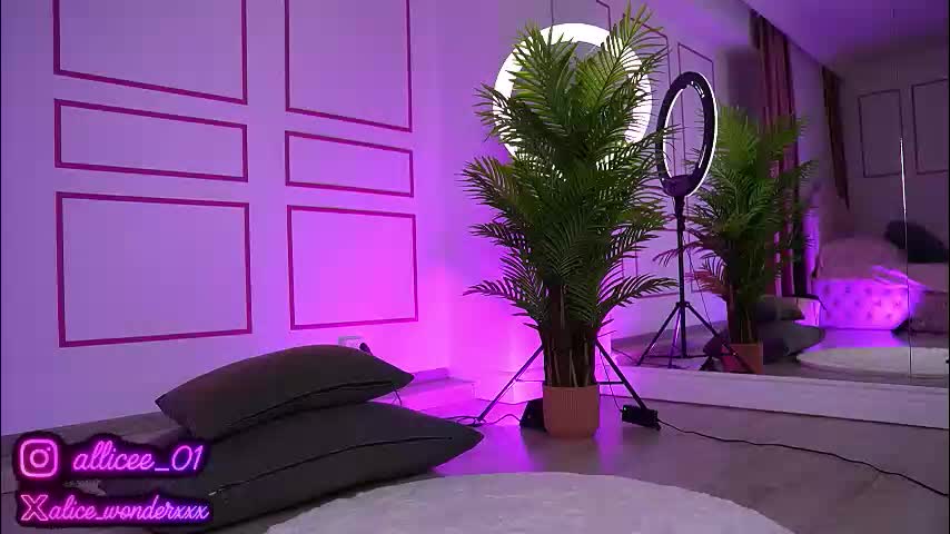 vanessasimon Live Sex December 14, 2025