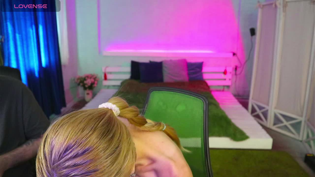 AlisaAleks Live Sex December 17, 2025
