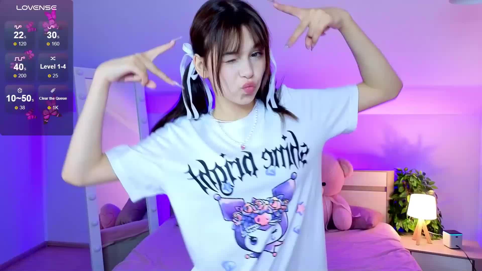 CoralineJones Live Sex December 17, 2025