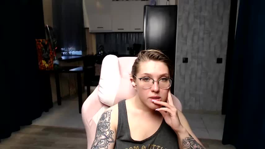 Reginasmilee Live Sex December 17, 2025