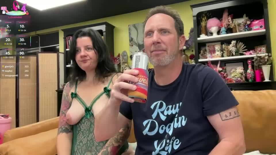 matchingtracksuits Live Sex December 17, 2025