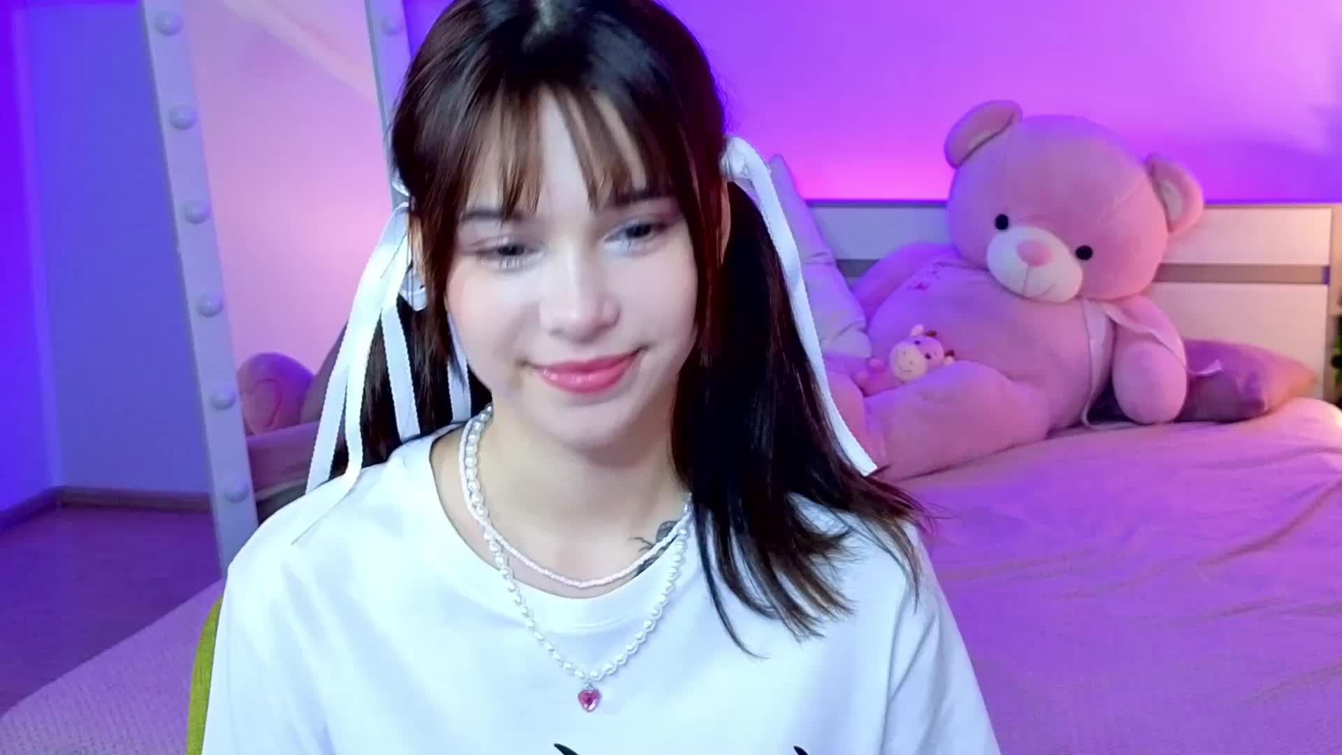 CoralineJones Live Sex December 18, 2025