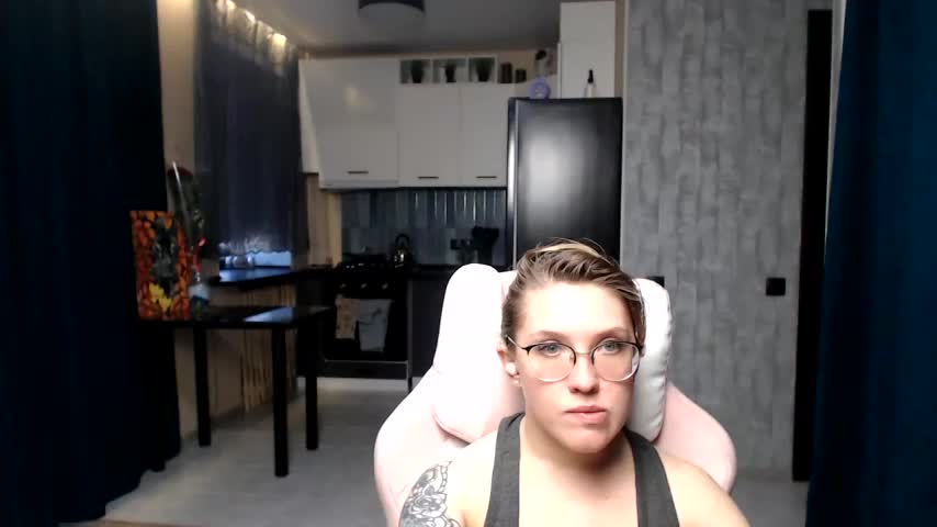 Reginasmilee Live Sex December 17, 2025