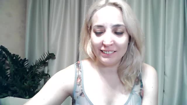 mariska-kiska Live Sex December 15, 2025