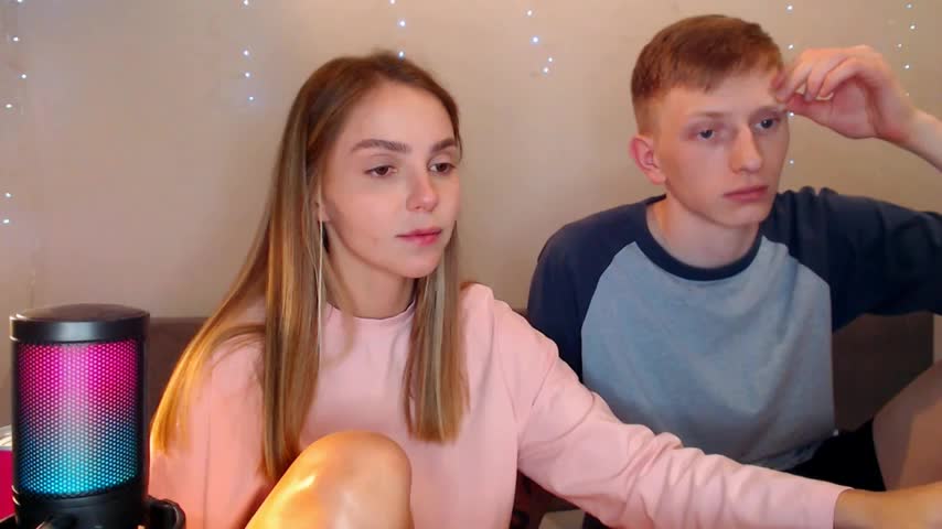 juliaanddima Live Sex December 17, 2025