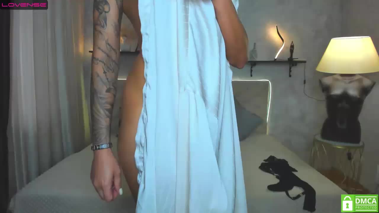 Bianka-strip Live Sex December 18, 2025