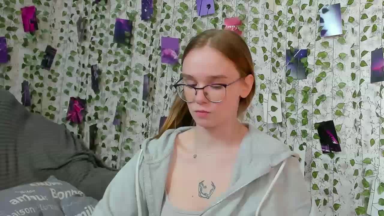 Stacey-Kiss Live Sex December 12, 2025