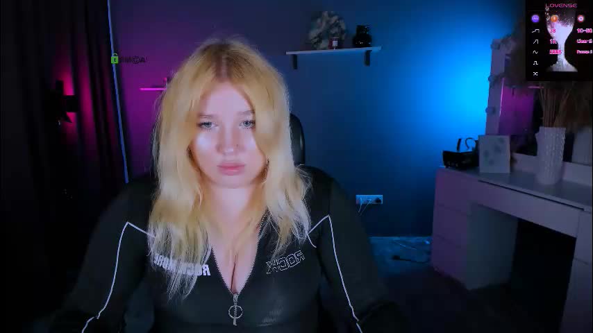 juli_kisss Live Sex December 13, 2025