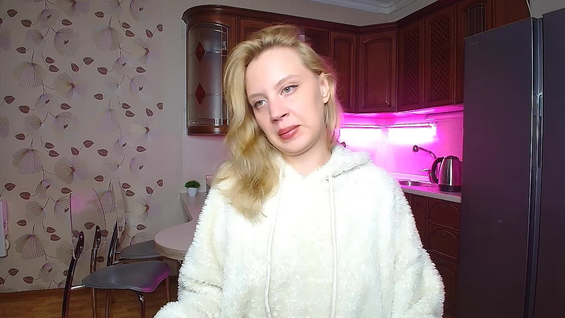 Nadins Live Sex December 14, 2025