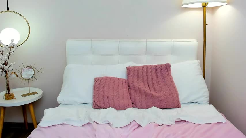 AndreaButt Live Sex December 18, 2025