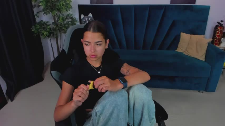 CharleneWoods Live Sex December 13, 2025