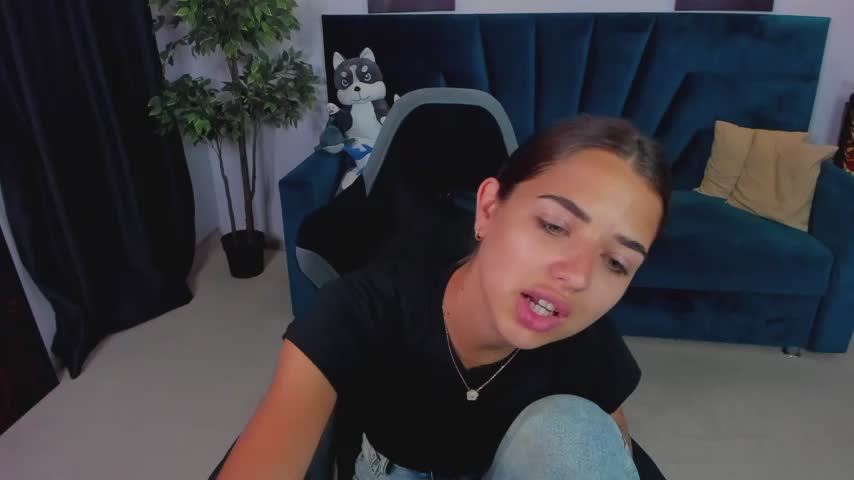 CharleneWoods Live Sex December 13, 2025