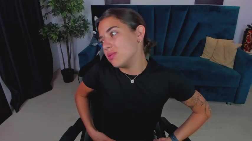 CharleneWoods Live Sex December 13, 2025