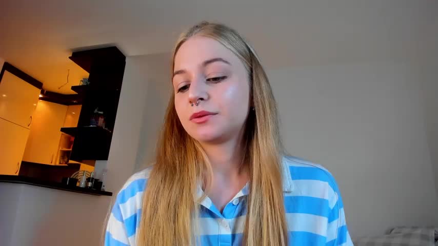 MiaMews Live Sex December 17, 2025