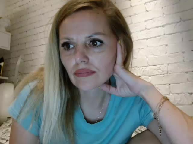 AngelAlone Live Sex December 17, 2025