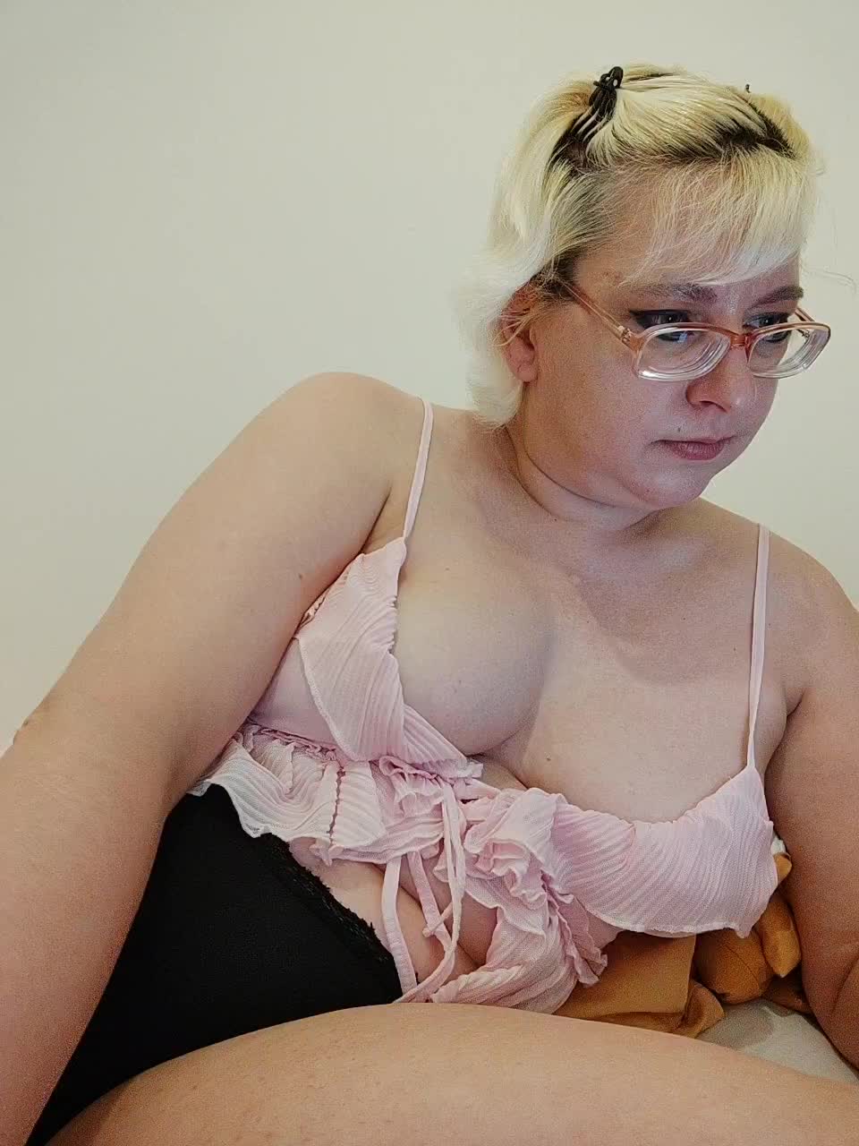 Vika211 Live Sex December 17, 2025