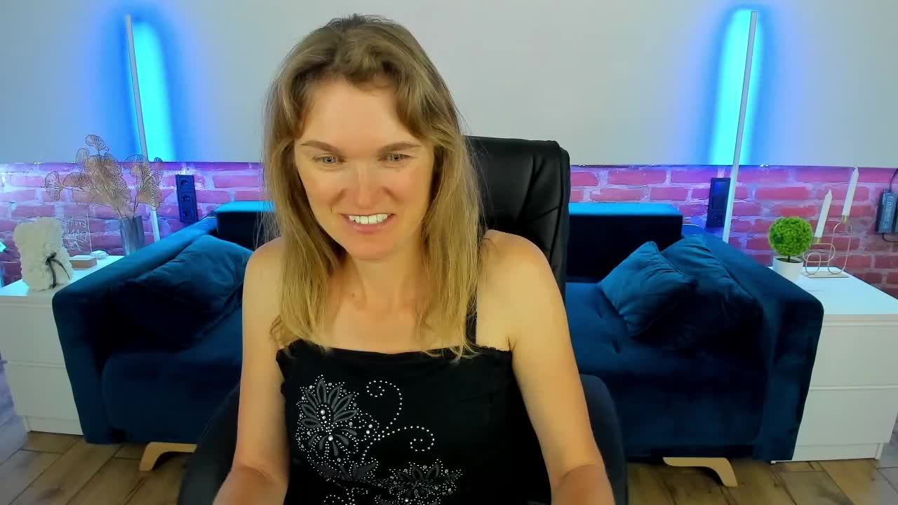 Annabel-xxx Live Sex December 14, 2025