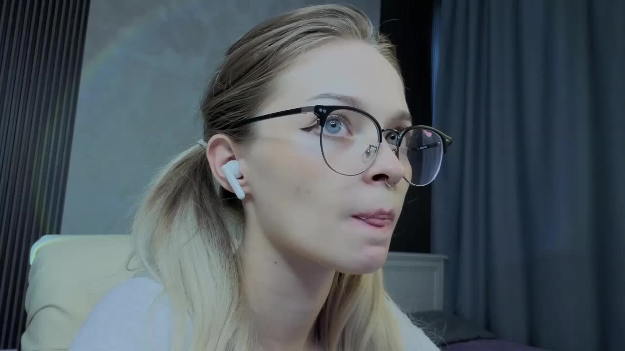 vialeta-baby Live Sex December 15, 2025