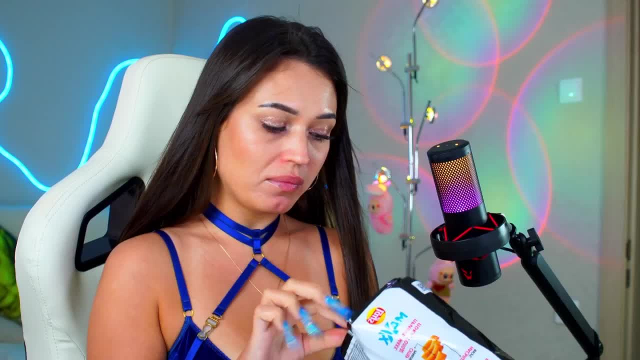 Alinka-chocolatee Live Sex December 15, 2025