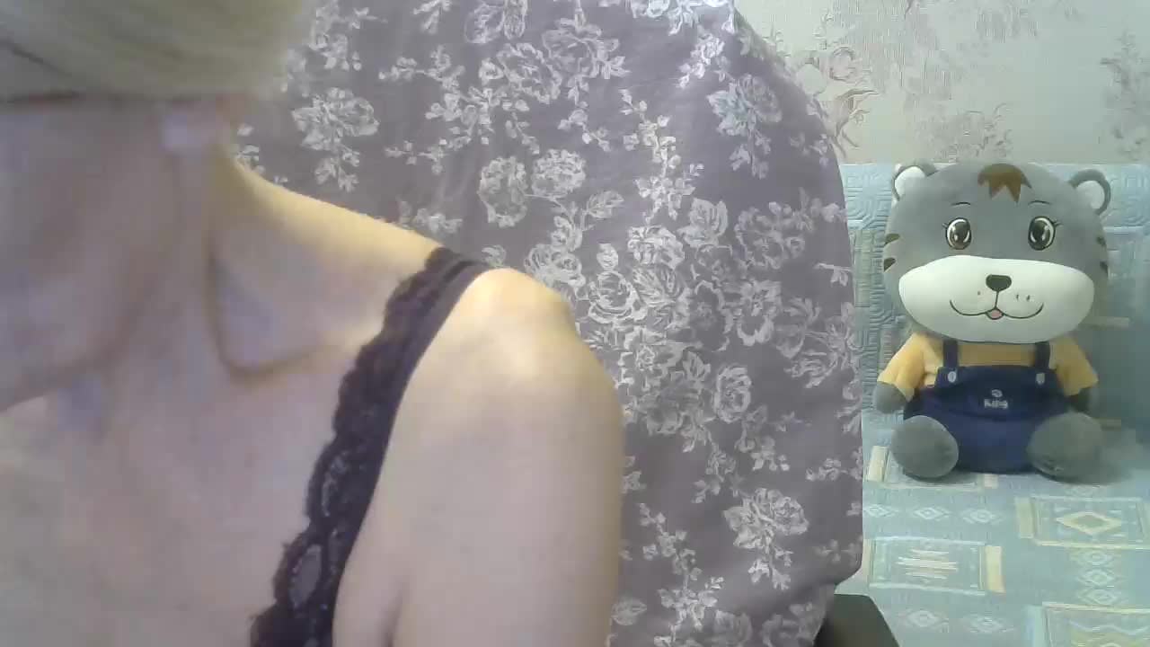 Red-Rose-777 Live Sex December 15, 2025