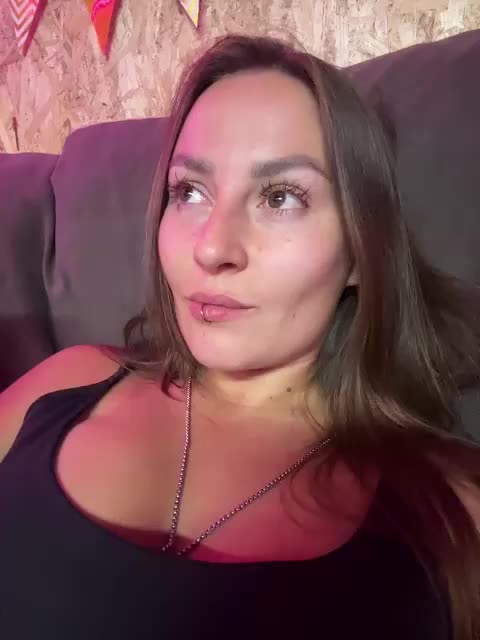 Mini-Molly69x Live Sex December 14, 2025