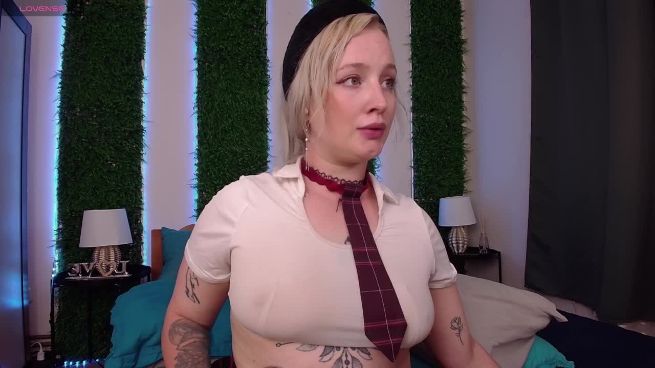 Nicole-Aniston Live Sex December 17, 2025