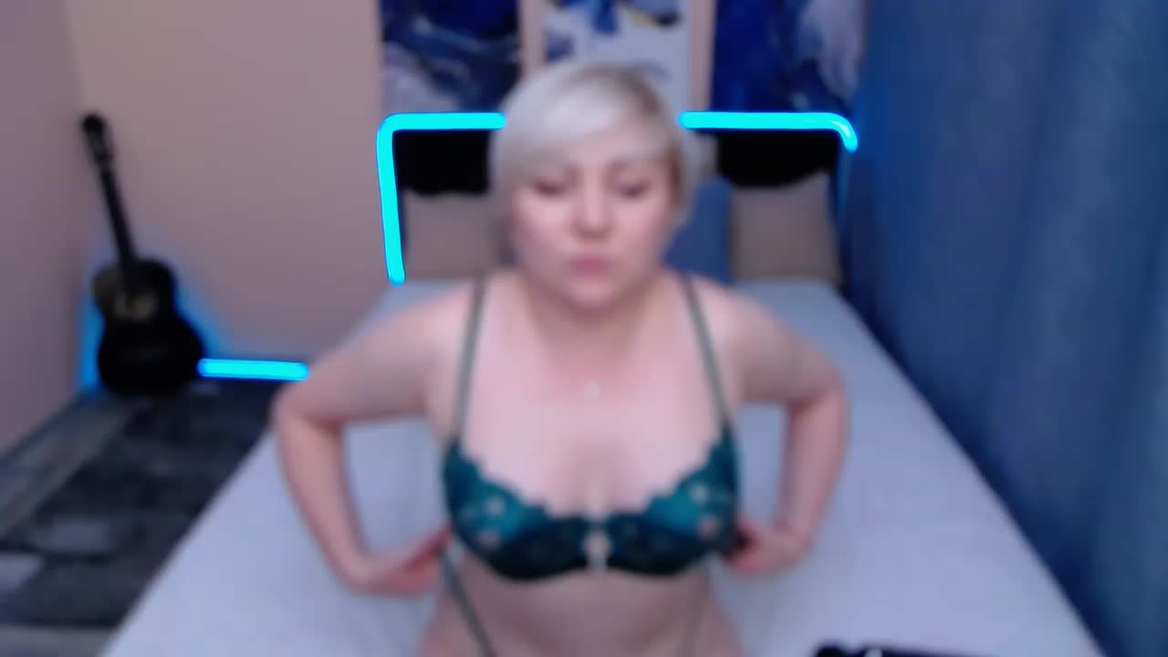 Blond-Pearl Live Sex December 14, 2025