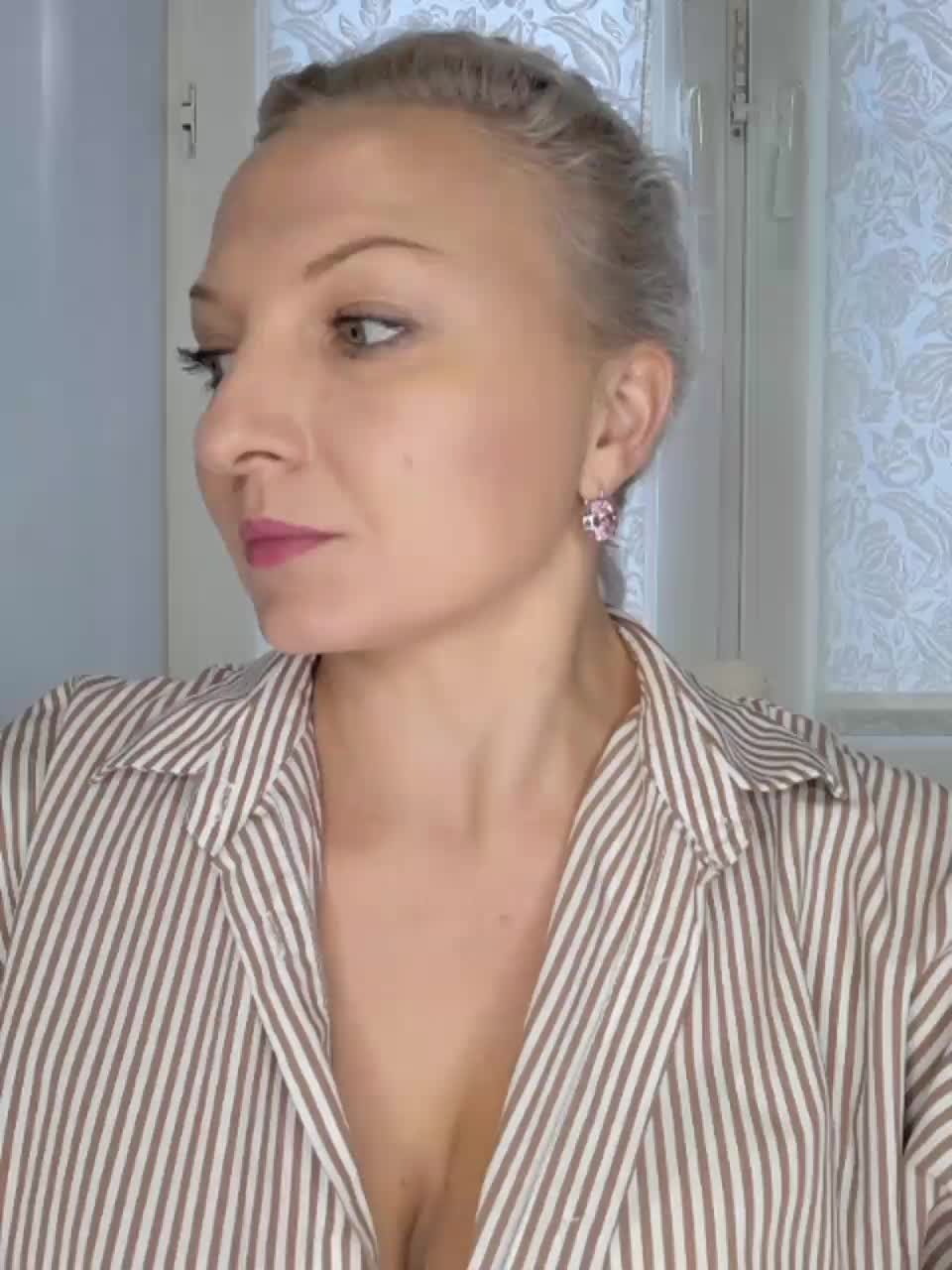 Anesteishen Live Sex December 17, 2025