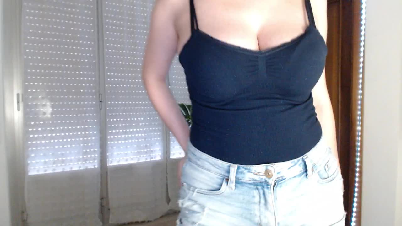 Alina-Lovely Live Sex December 13, 2025