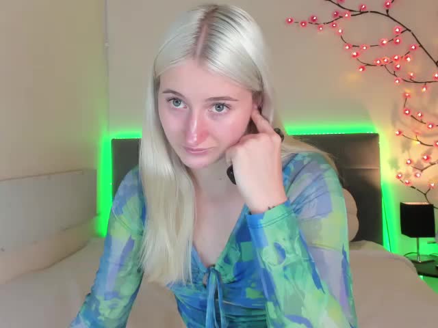 HollyTaillor Live Sex December 14, 2025