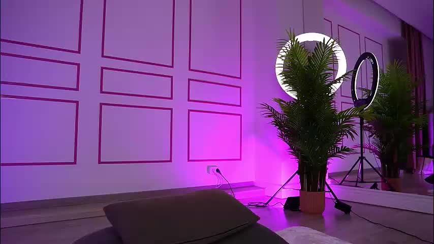 vanessasimon Live Sex December 14, 2025